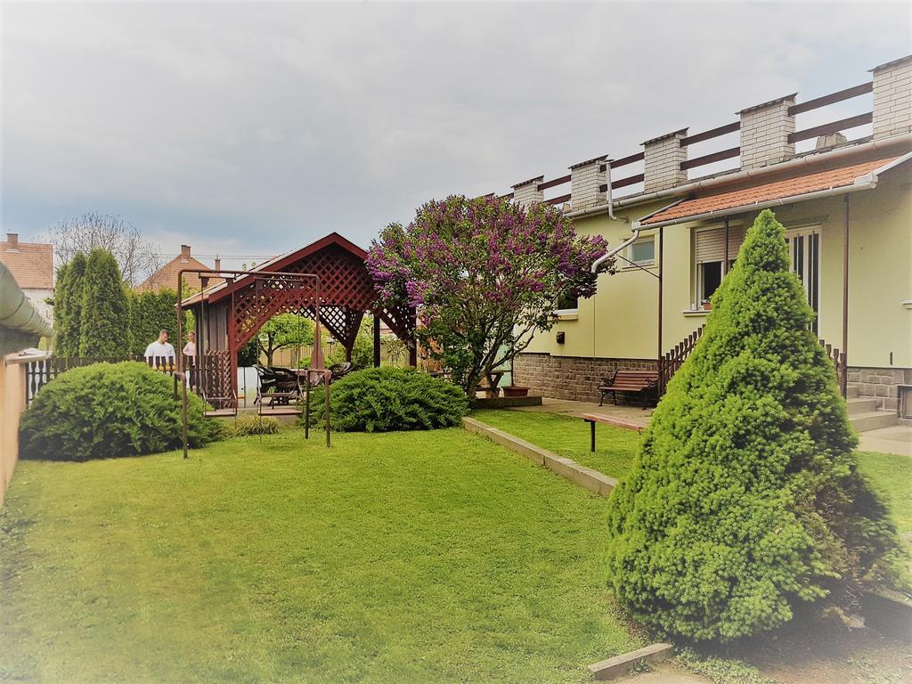 Kovács Vendégház Mátraderecske Exterior foto